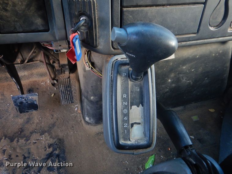 image for item DM7263 2007 International 4300  box truck