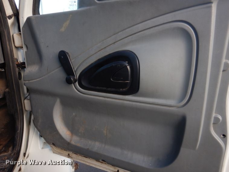 image for item DM7263 2007 International 4300  box truck