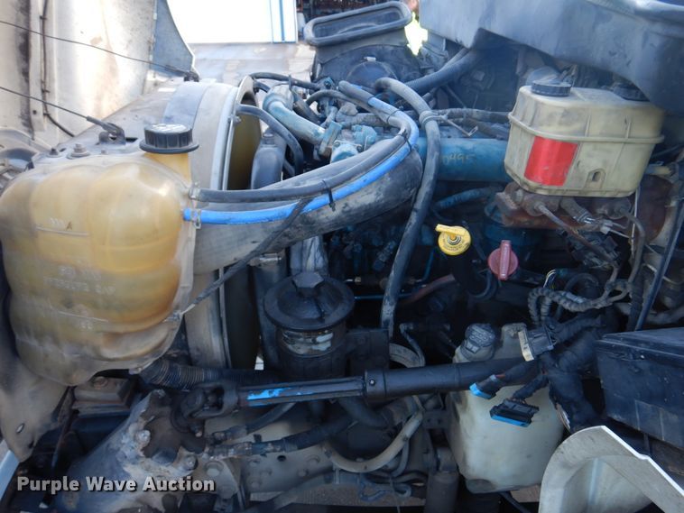 image for item DM7263 2007 International 4300  box truck