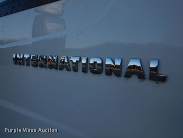 image for item DM7263 2007 International 4300  box truck