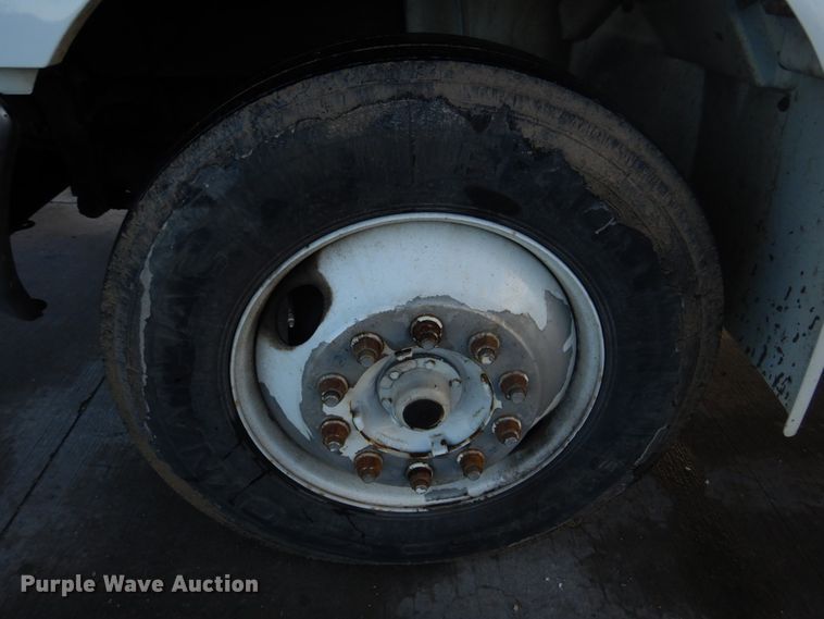 image for item DM7263 2007 International 4300  box truck