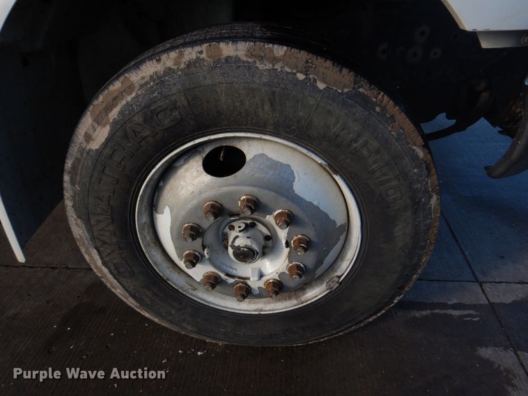 image for item DM7263 2007 International 4300  box truck