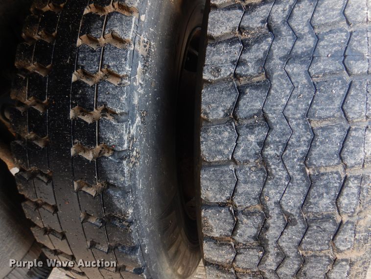 image for item DM7263 2007 International 4300  box truck