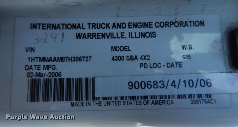image for item DM7263 2007 International 4300  box truck