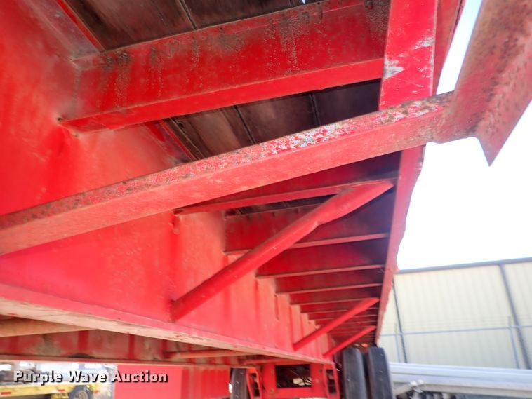 image for item DN2353 1980 Hobbs  flatbed trailer