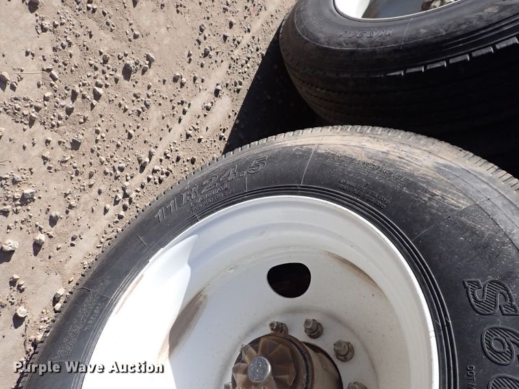 image for item DN2353 1980 Hobbs  flatbed trailer