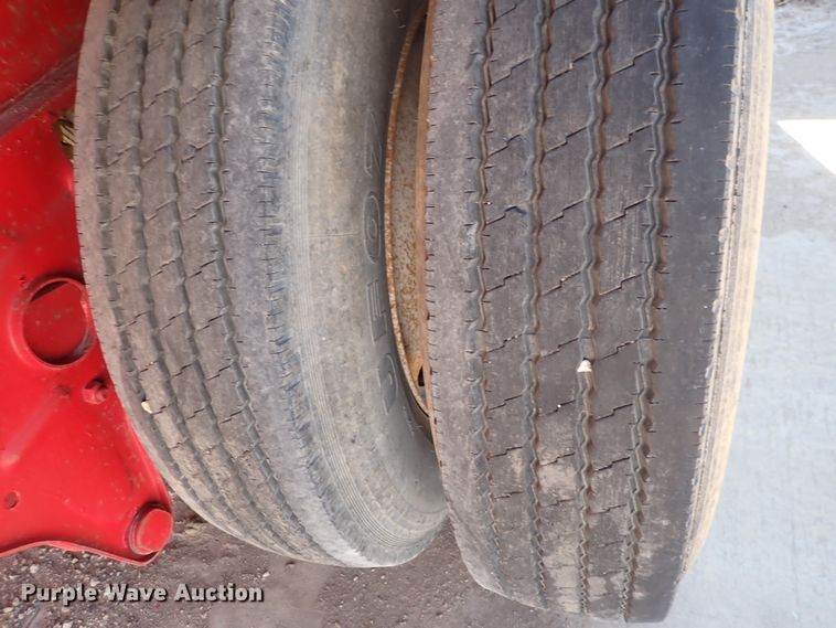 image for item DN2353 1980 Hobbs  flatbed trailer