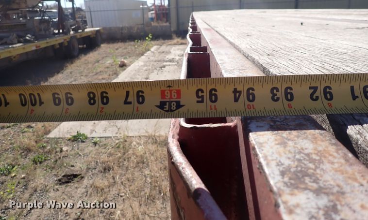 image for item DN2353 1980 Hobbs  flatbed trailer