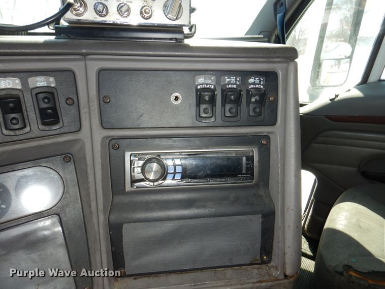 image for item DN7265 2007 Kenworth T2000  semi truck