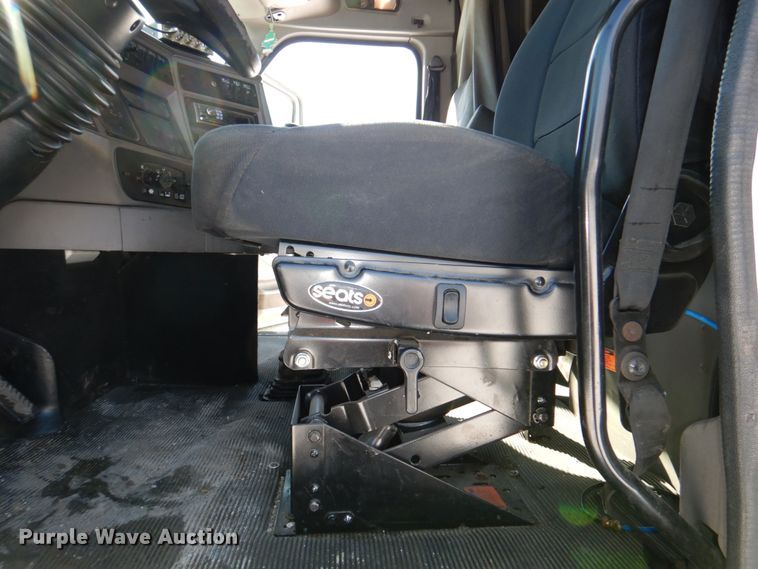 image for item DN7265 2007 Kenworth T2000  semi truck