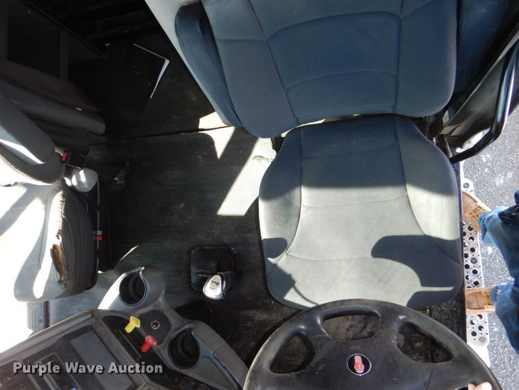 image for item DN7265 2007 Kenworth T2000  semi truck