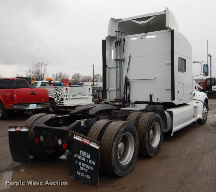 image for item DN7276 2013 Peterbilt 386  semi truck