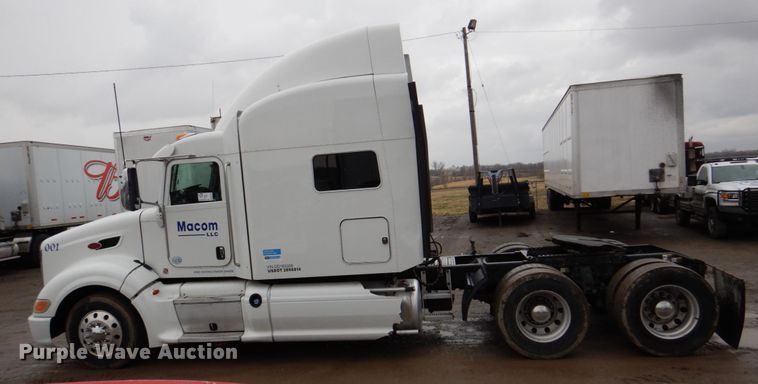 image for item DN7276 2013 Peterbilt 386  semi truck