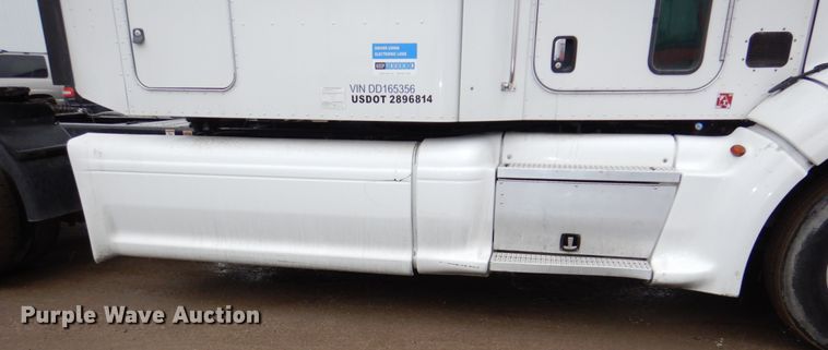 image for item DN7276 2013 Peterbilt 386  semi truck