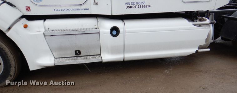 image for item DN7276 2013 Peterbilt 386  semi truck