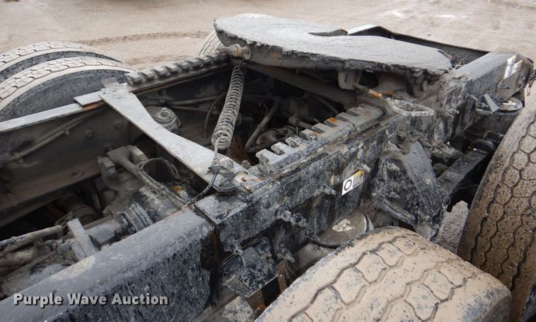 image for item DN7276 2013 Peterbilt 386  semi truck