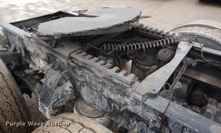 image for item DN7276 2013 Peterbilt 386  semi truck