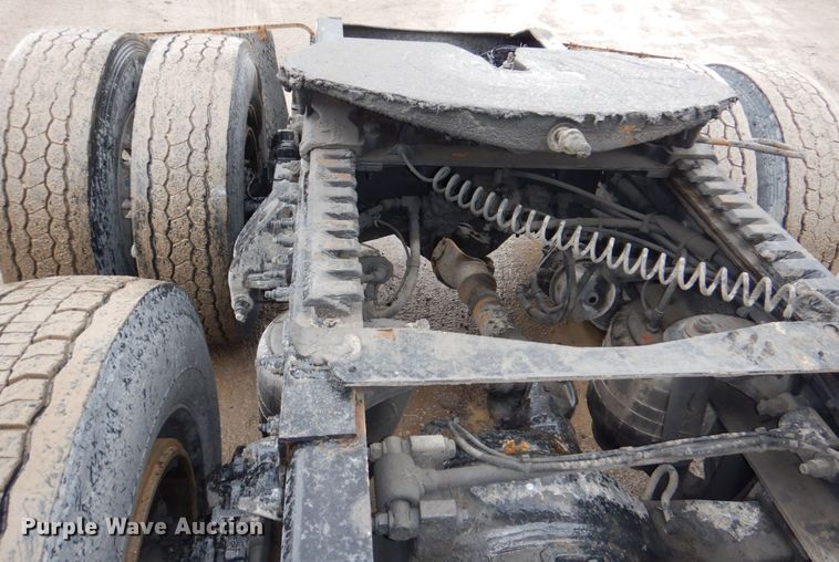 image for item DN7276 2013 Peterbilt 386  semi truck