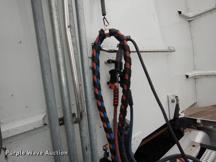 image for item DN7276 2013 Peterbilt 386  semi truck