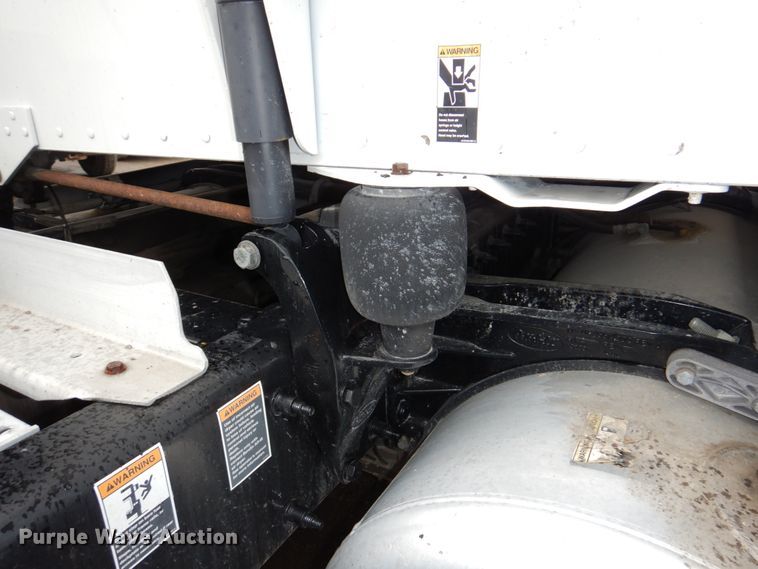 image for item DN7276 2013 Peterbilt 386  semi truck