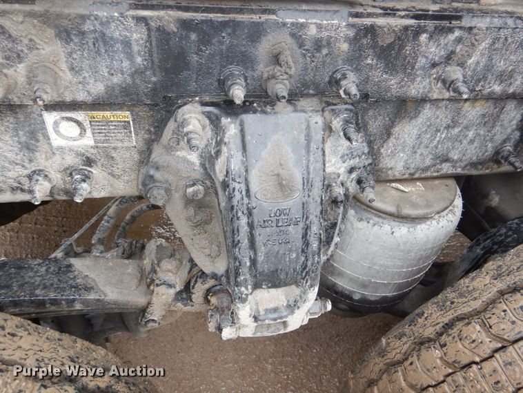 image for item DN7276 2013 Peterbilt 386  semi truck