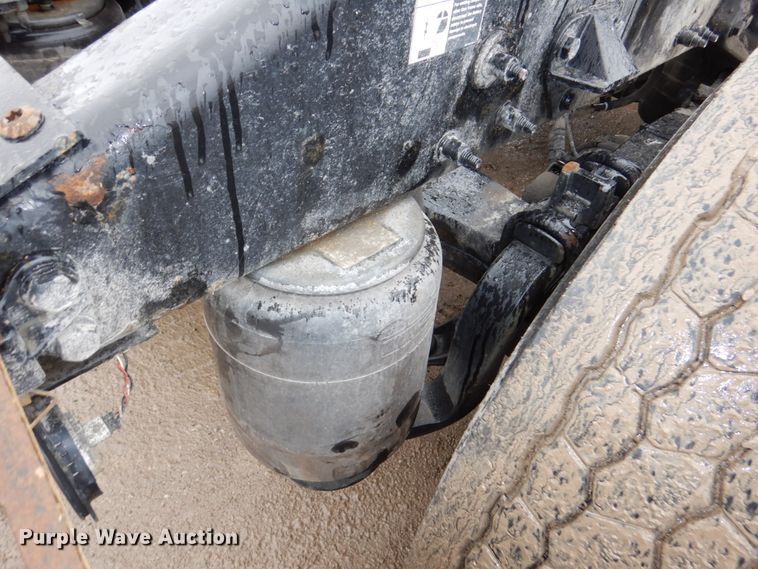 image for item DN7276 2013 Peterbilt 386  semi truck