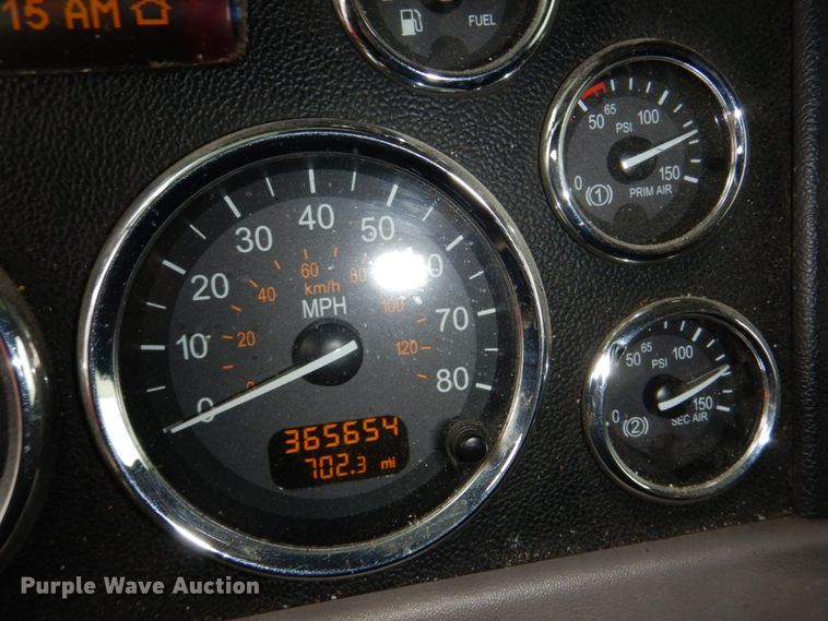 image for item DN7276 2013 Peterbilt 386  semi truck