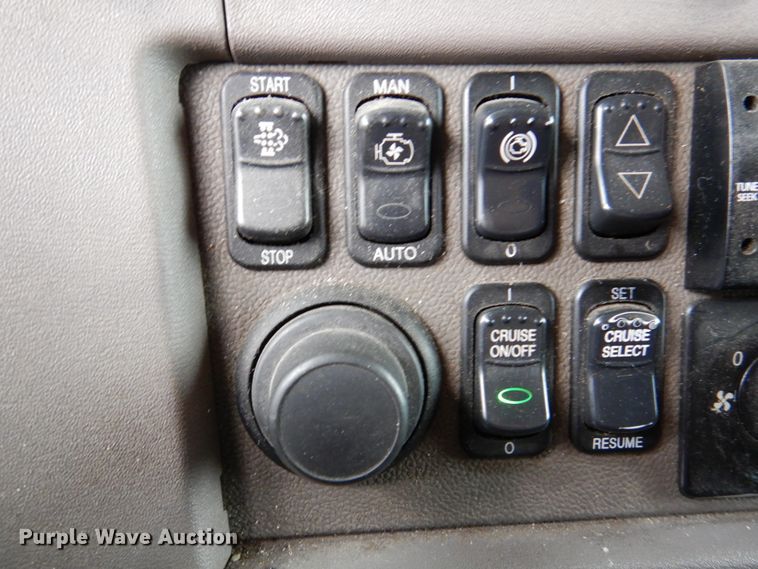 image for item DN7276 2013 Peterbilt 386  semi truck