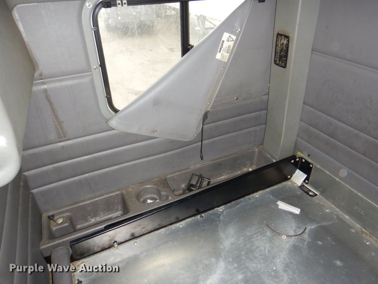 image for item DN7276 2013 Peterbilt 386  semi truck