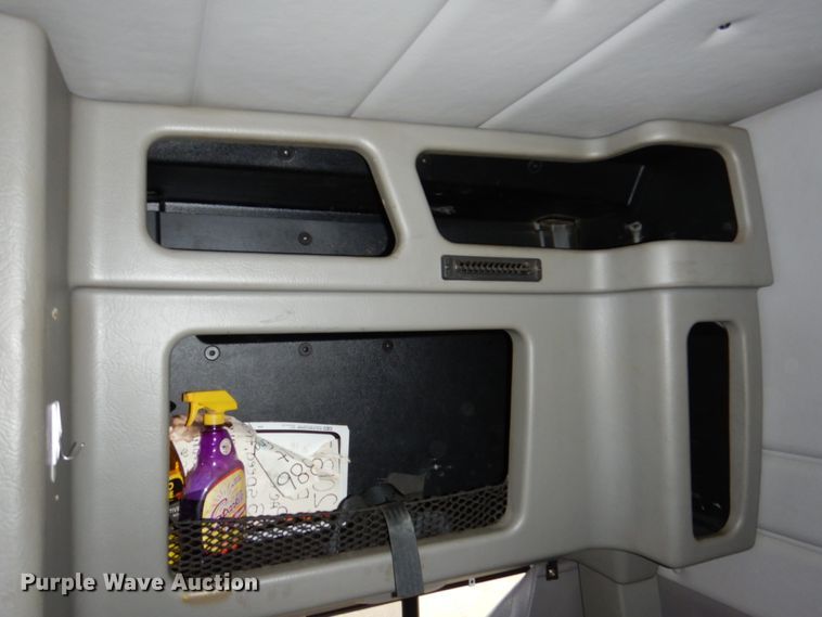 image for item DN7276 2013 Peterbilt 386  semi truck