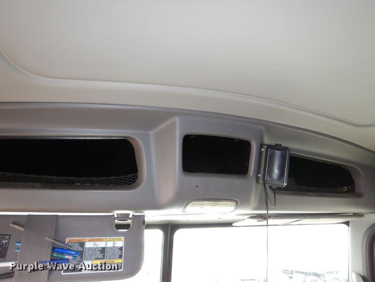 image for item DN7276 2013 Peterbilt 386  semi truck