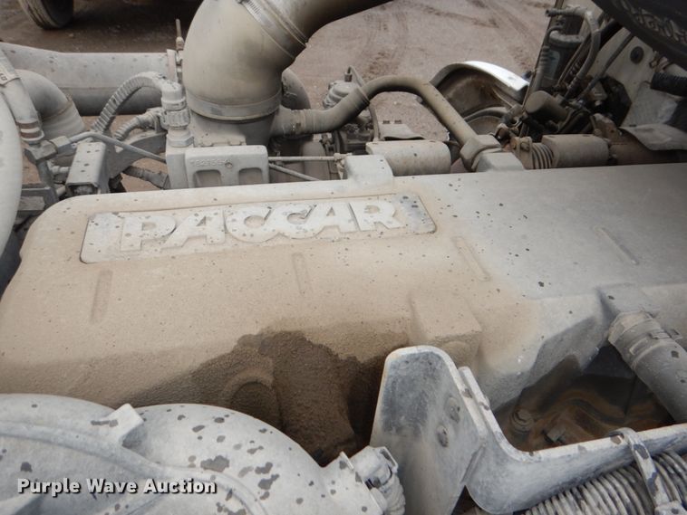 image for item DN7276 2013 Peterbilt 386  semi truck