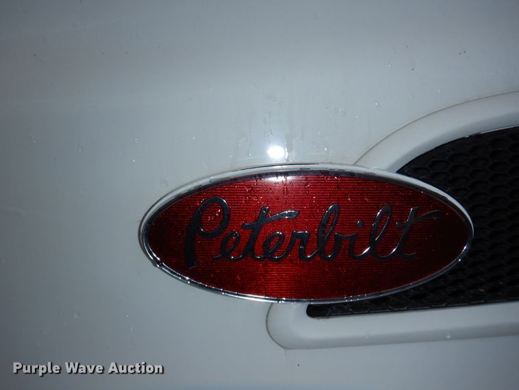 image for item DN7276 2013 Peterbilt 386  semi truck