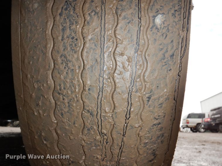 image for item DN7276 2013 Peterbilt 386  semi truck