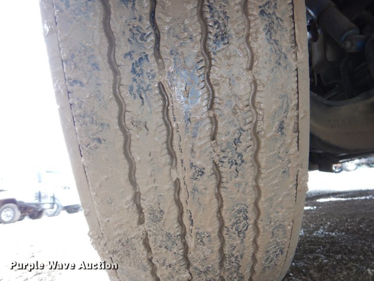 image for item DN7276 2013 Peterbilt 386  semi truck