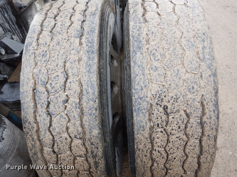 image for item DN7276 2013 Peterbilt 386  semi truck