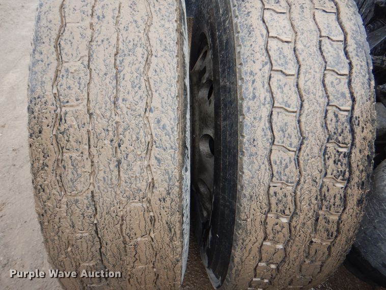 image for item DN7276 2013 Peterbilt 386  semi truck