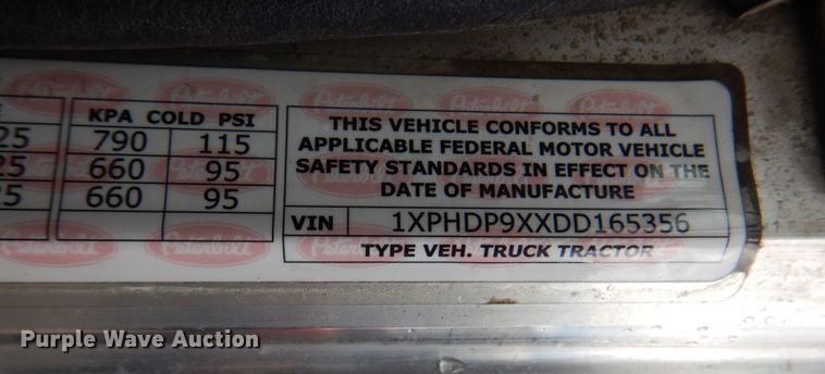 image for item DN7276 2013 Peterbilt 386  semi truck