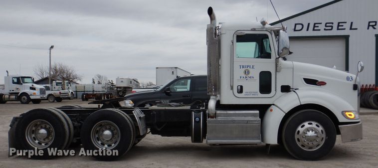 image for item DN7288 2014 Peterbilt 384  semi truck