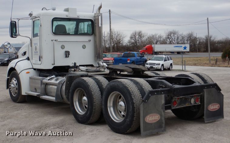 image for item DN7288 2014 Peterbilt 384  semi truck