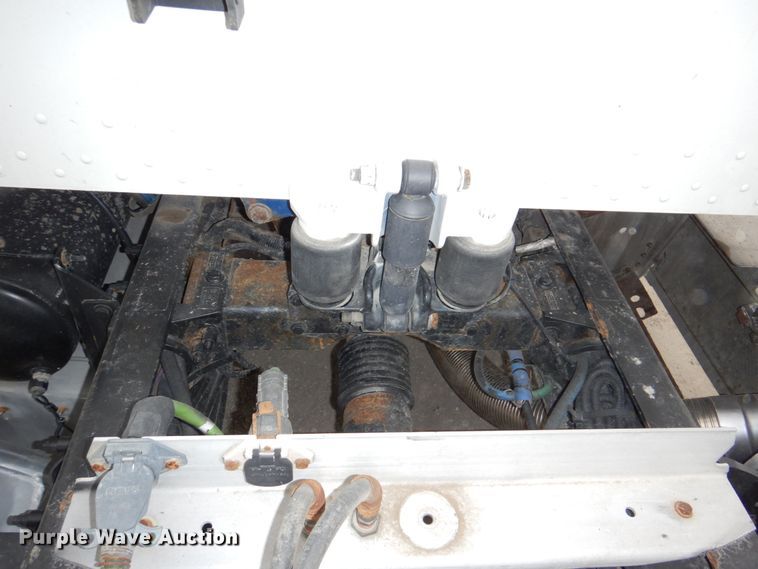 image for item DN7288 2014 Peterbilt 384  semi truck