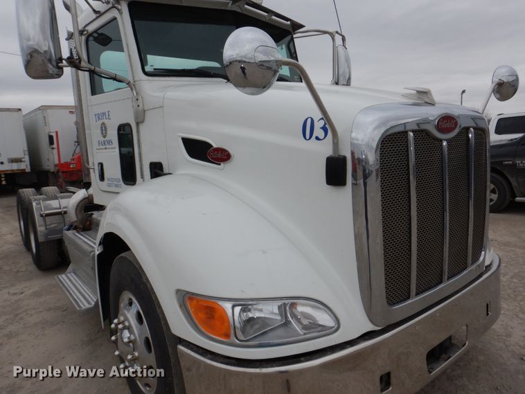 image for item DN7288 2014 Peterbilt 384  semi truck