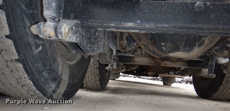 image for item DN7288 2014 Peterbilt 384  semi truck