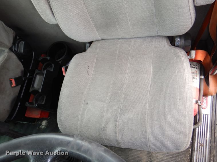 image for item DN7288 2014 Peterbilt 384  semi truck