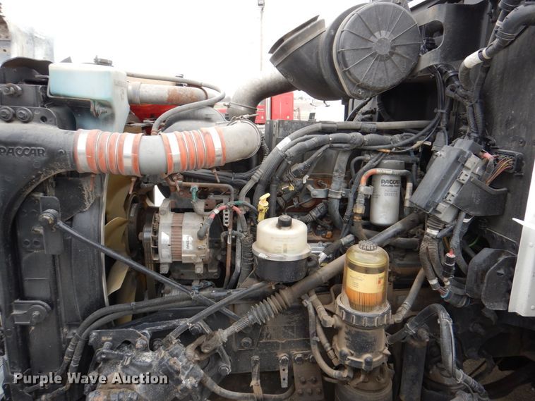 image for item DN7288 2014 Peterbilt 384  semi truck