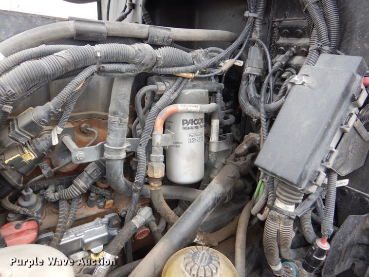 image for item DN7288 2014 Peterbilt 384  semi truck