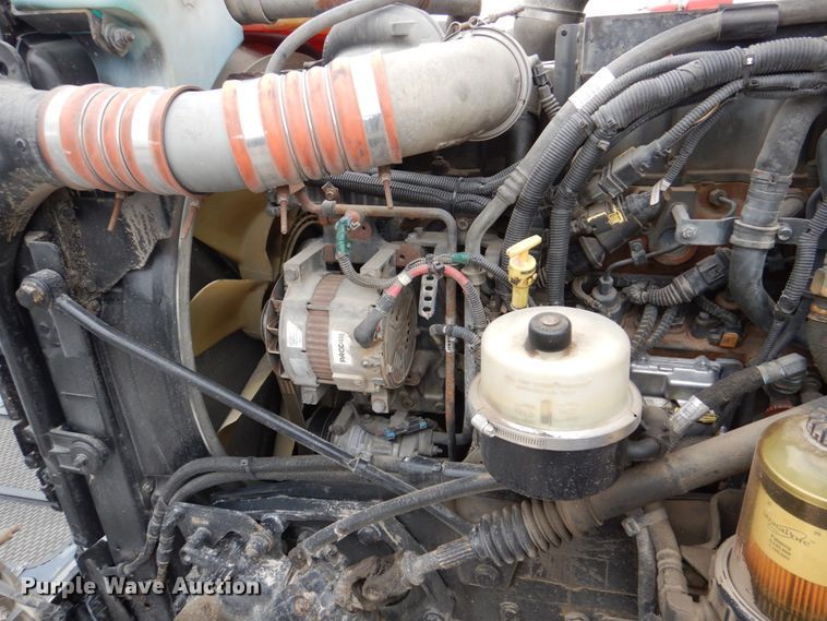 image for item DN7288 2014 Peterbilt 384  semi truck