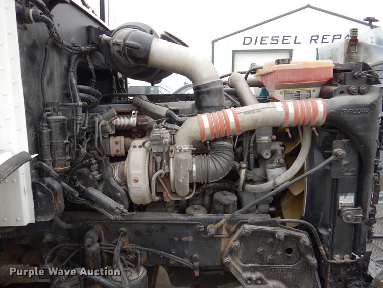 image for item DN7288 2014 Peterbilt 384  semi truck