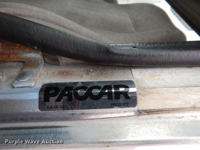 image for item DN7288 2014 Peterbilt 384  semi truck