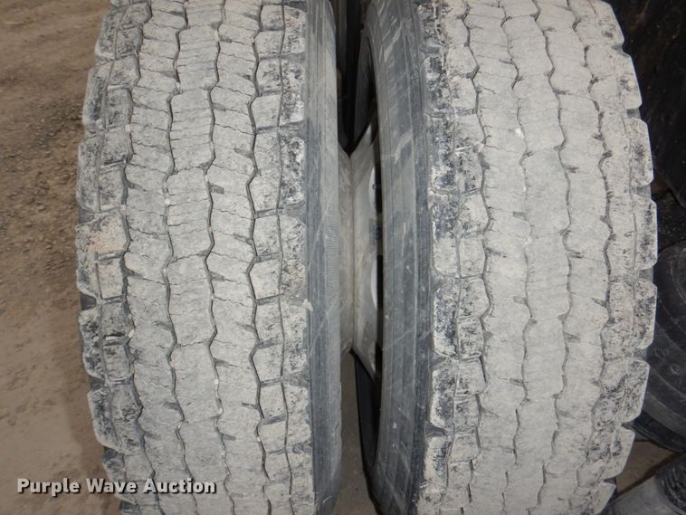 image for item DN7288 2014 Peterbilt 384  semi truck